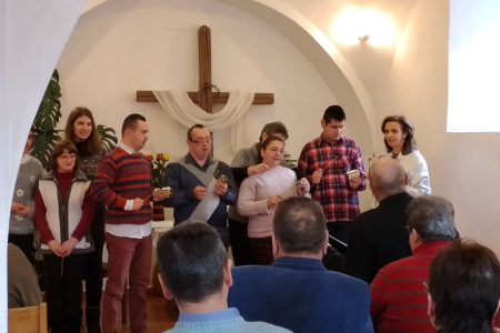 Singen beim Gottesdienst